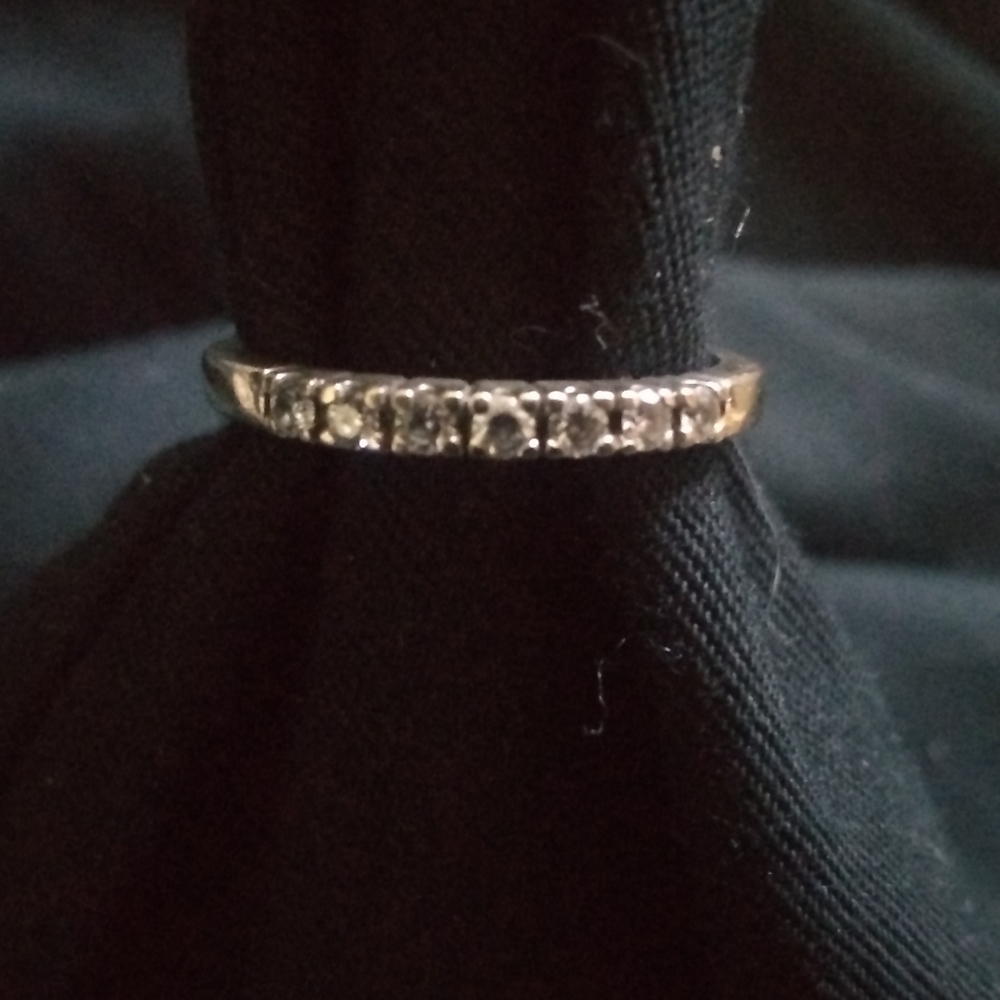 Diamond wedding band